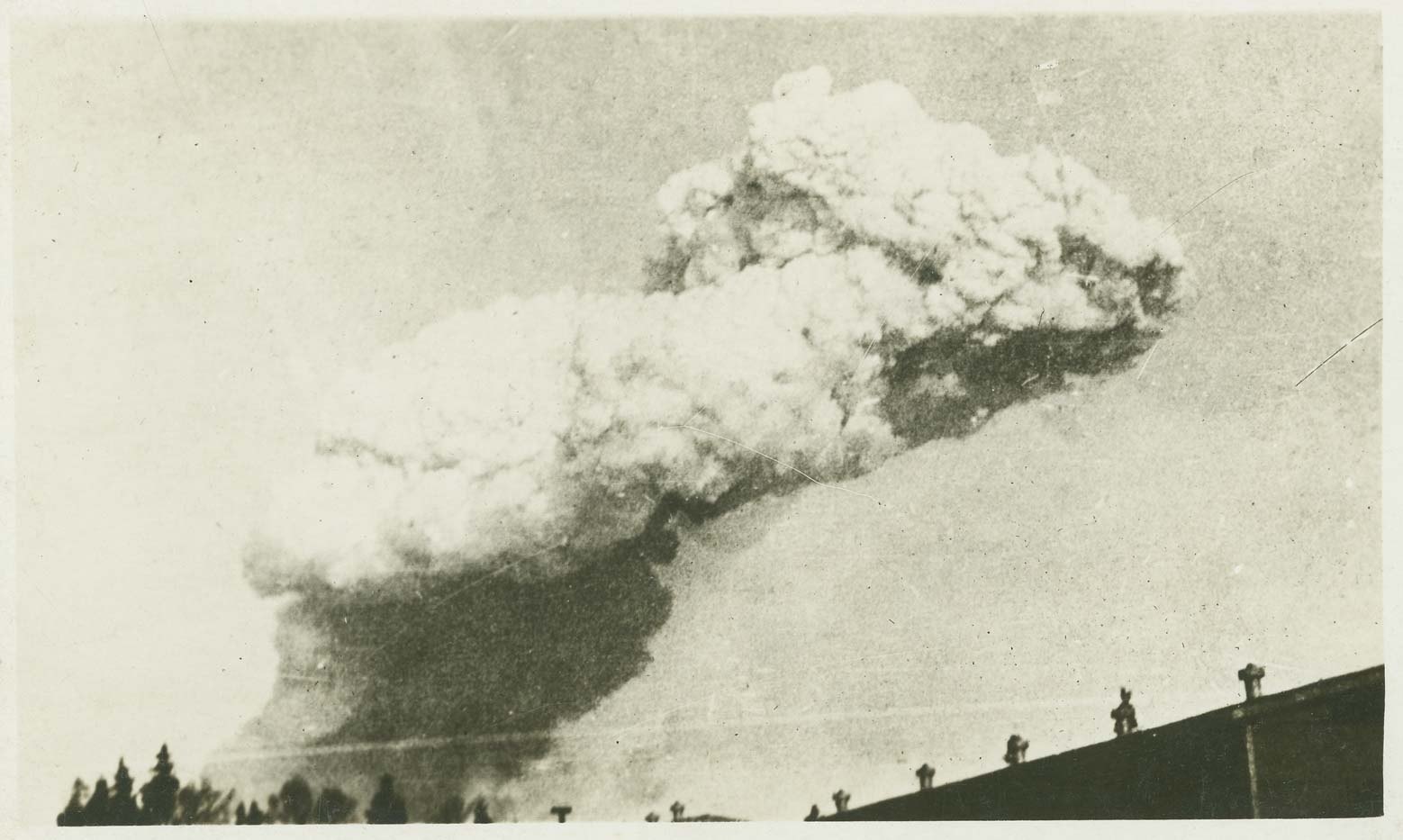 The cloud from the explosion, photographed on 6 December 1917, probably from McNabs Island.